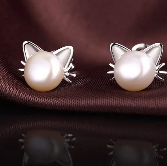 NEW Cat Faux pearls post earrings - Picture 4 of 4